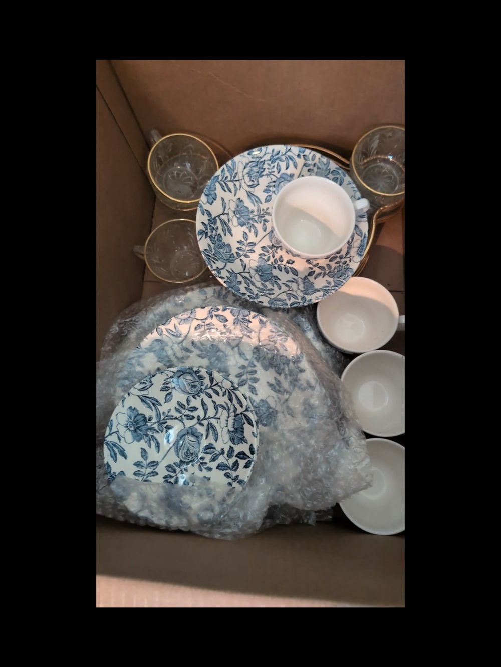 Church Dinnerware Set (20 pcs) - Picture 5 of 5